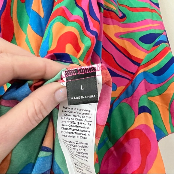 Vibrant Multicolor Swirl Off-Shoulder Blouse - Picture 4 of 9